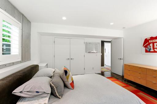 76-web-or-mls-20650-Bayview-Ct-76.jpg