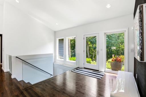 6-web-or-mls-20650-Bayview-Ct-06.jpg
