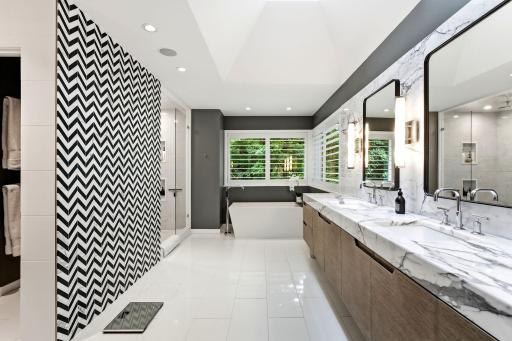 44-web-or-mls-20650-Bayview-Ct-44.jpg
