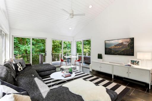28-web-or-mls-20650-Bayview-Ct-28.jpg