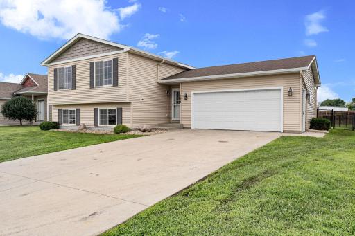 703 25th Avenue NW, Austin, MN 55912