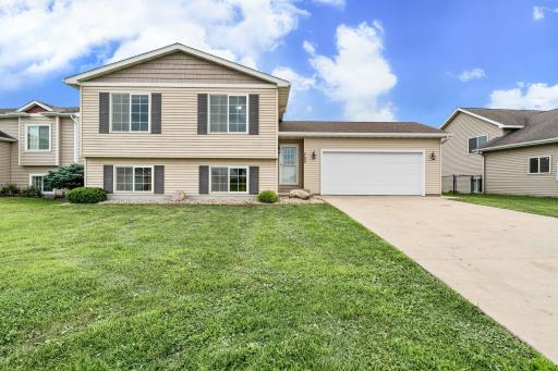 703 25th Avenue NW, Austin, MN 55912