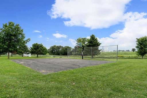 703 25th Avenue NW, Austin, MN 55912