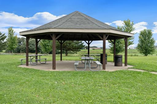 703 25th Avenue NW, Austin, MN 55912