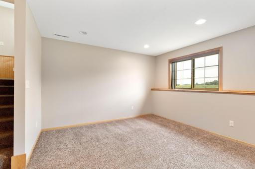 703 25th Avenue NW, Austin, MN 55912