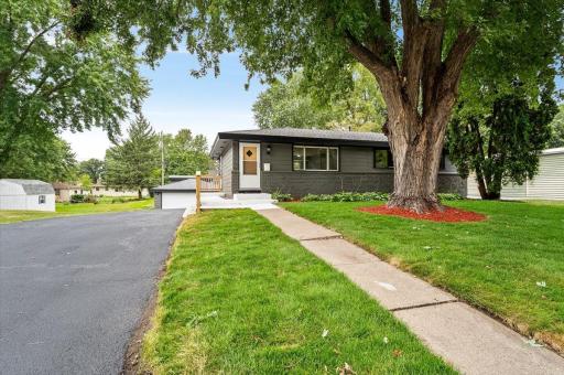 1401 Winnetka Avenue N, Golden Valley, MN 55427