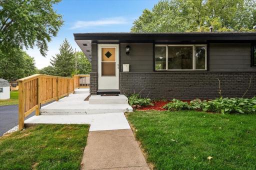1401 Winnetka Avenue N, Golden Valley, MN 55427