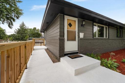 1401 Winnetka Avenue N, Golden Valley, MN 55427