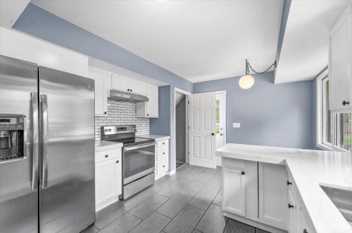 1401 Winnetka Avenue N, Golden Valley, MN 55427