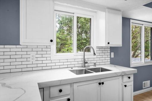 1401 Winnetka Avenue N, Golden Valley, MN 55427
