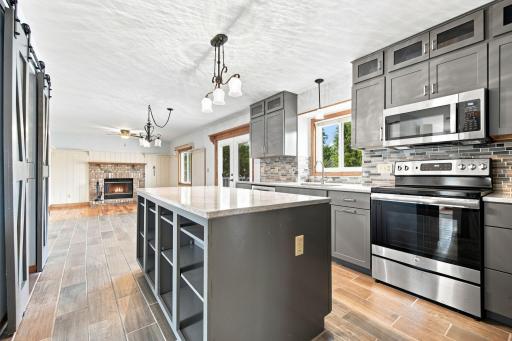 2610 Hydram Avenue N, Oakdale, MN 55128