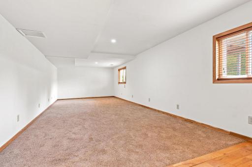 2610 Hydram Avenue N, Oakdale, MN 55128