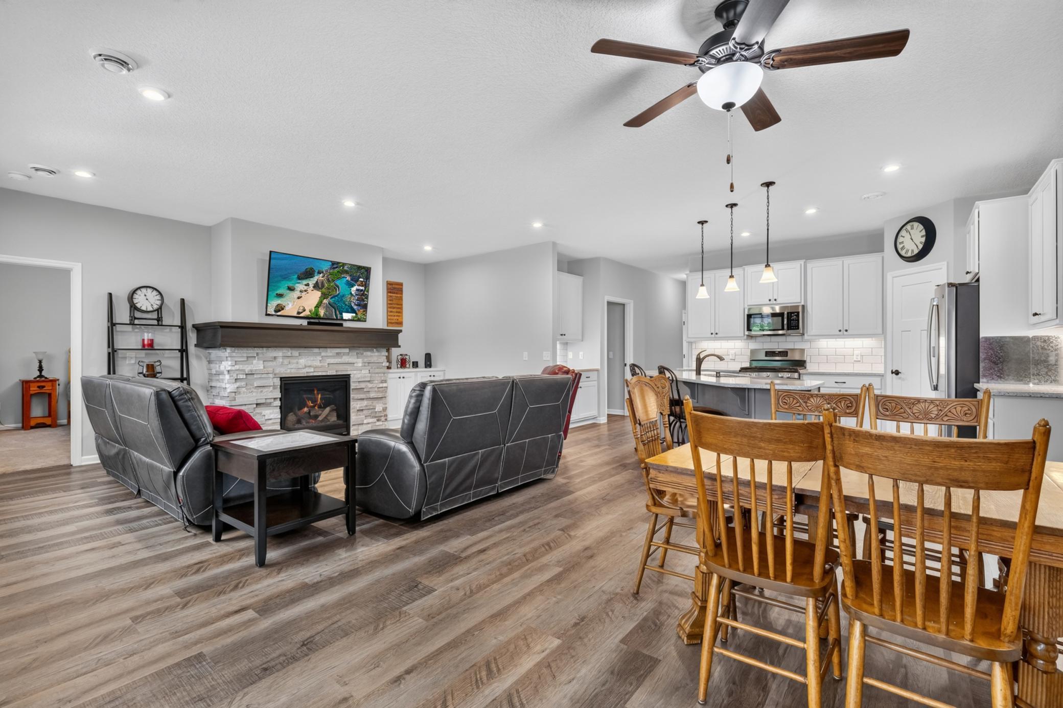 Seamless Entertaining Space