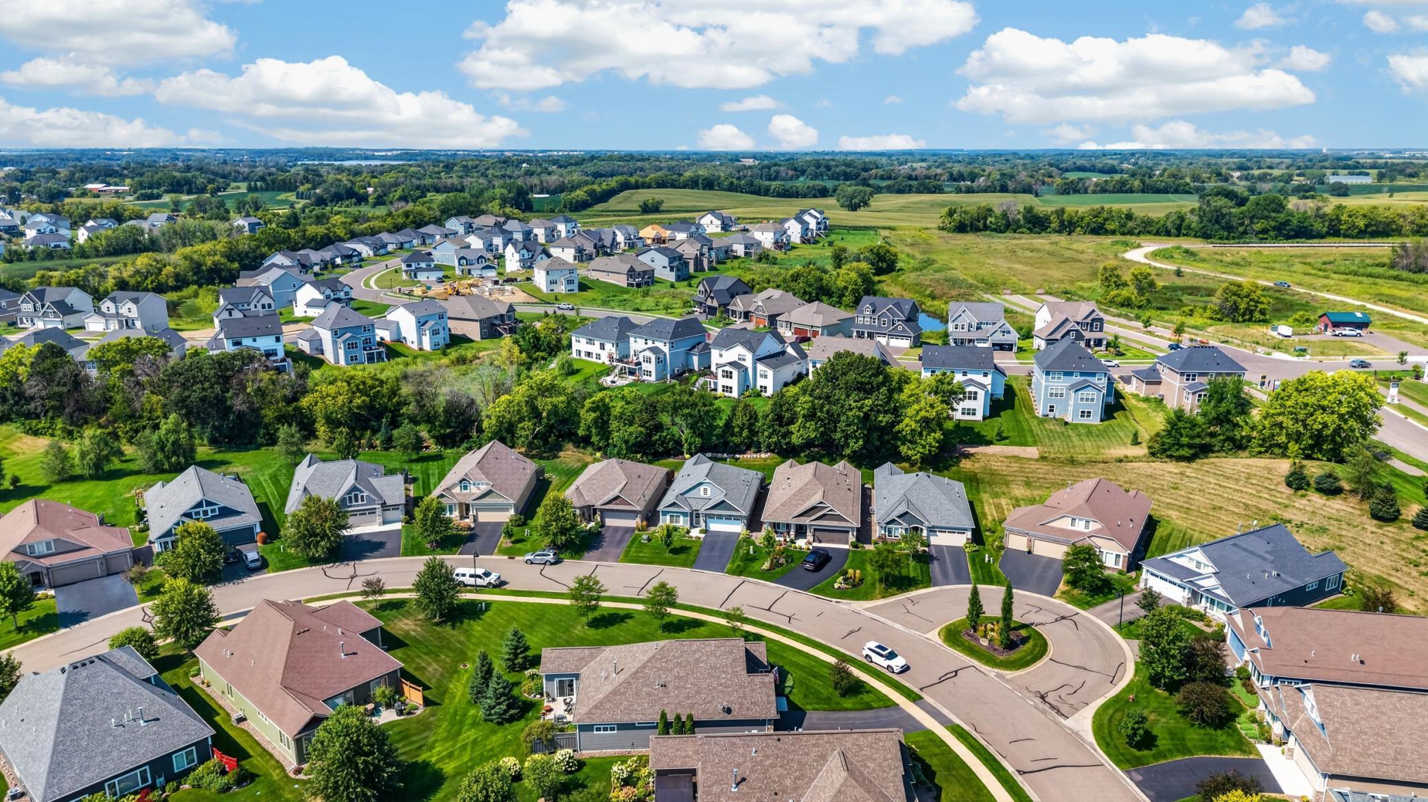 Close Neighborhood View