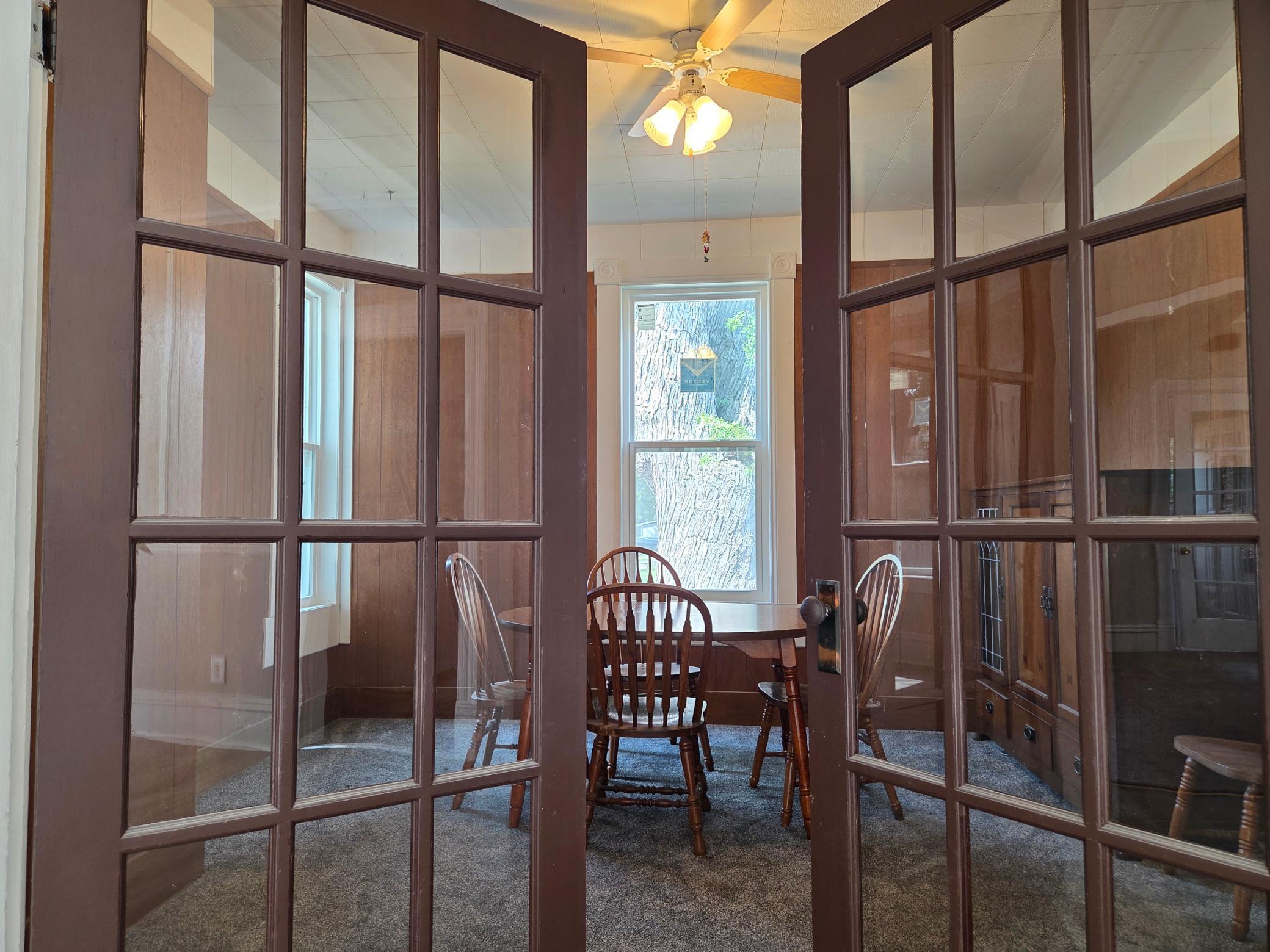den double glass doors