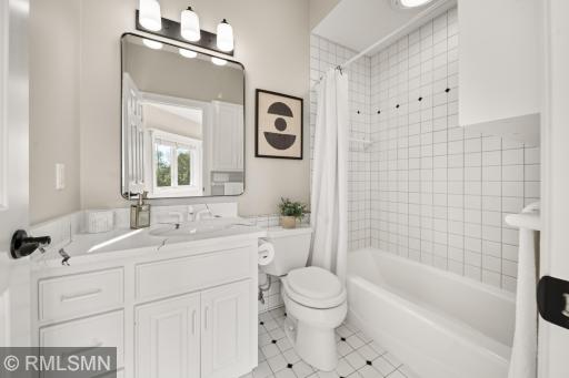 6102 Creek Ridge Court, Minnetonka, MN 55345