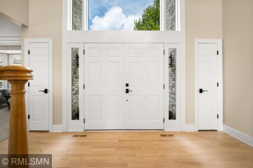 6102 Creek Ridge Court, Minnetonka, MN 55345
