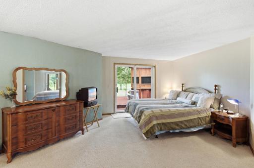 12-web-or-mls-15534 Brunswick Rd-7.jpg