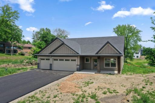 Welcome to KEYLAND HOMES Legend Floor Plan. Photos from similar model.