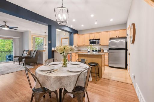 Welcome to this move in ready home in Plymouth! Spacious open flow concept!