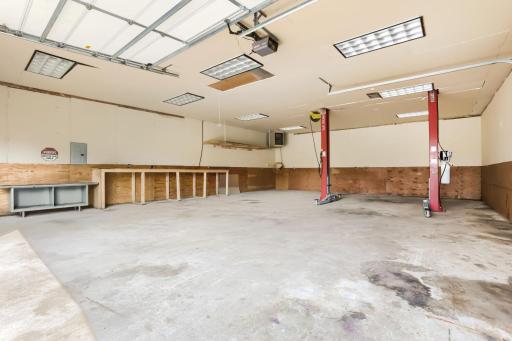 Extra Garage/Pole Building with Car Hoist