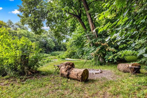 Firepit Area by the River (Logs Included)