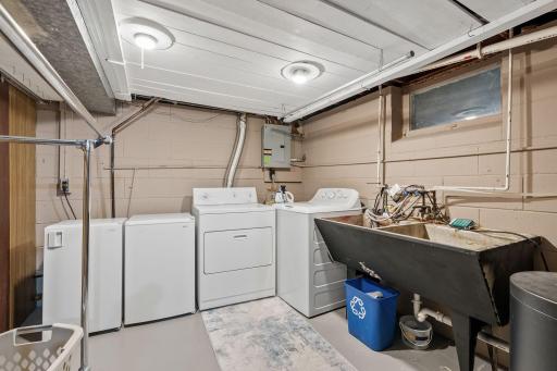 856 Maple Street NE, Spring Lake Park, MN 55432