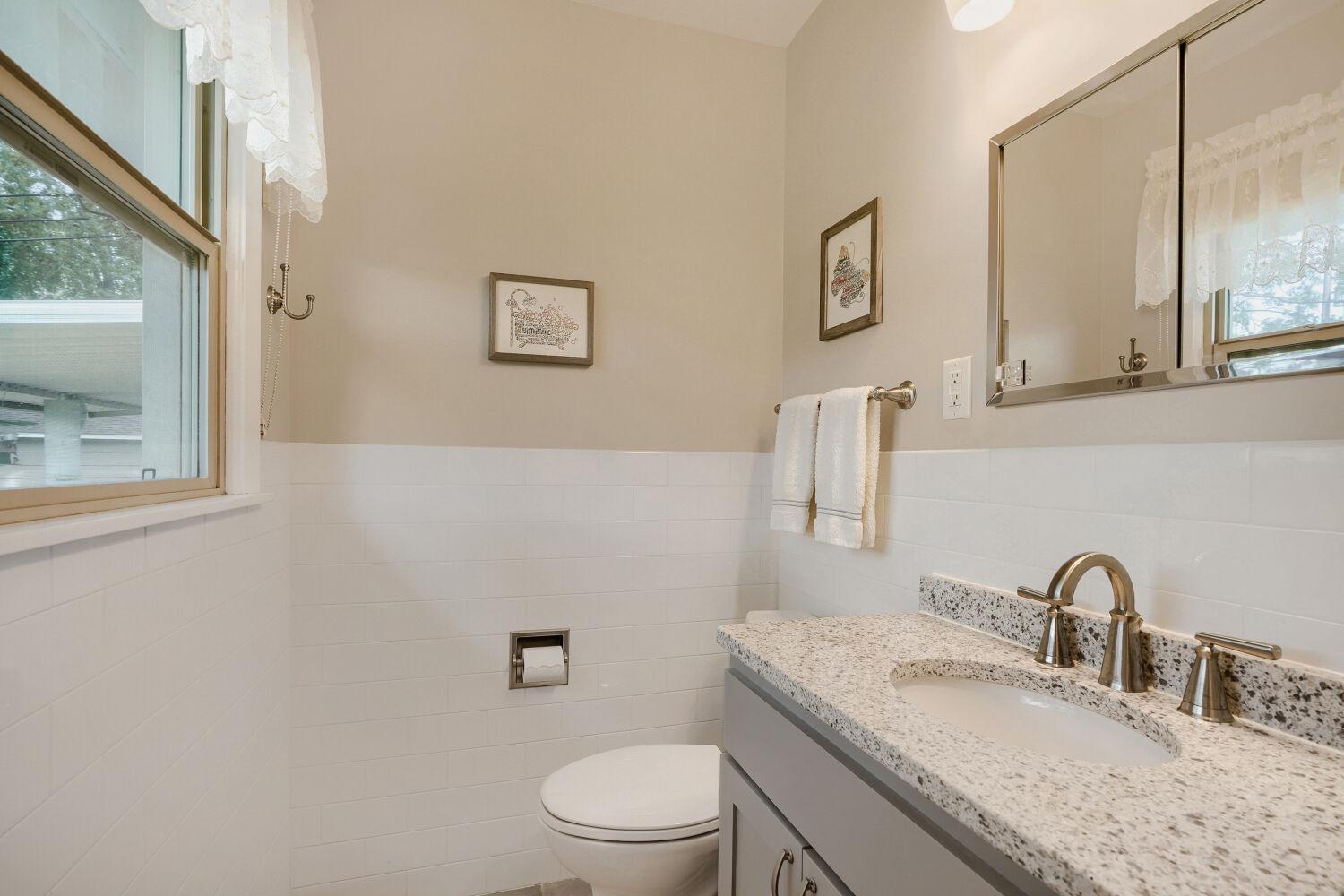 9242 15th Ave S - Web Quality - 019 - 19 Primary Bathroom.jpg