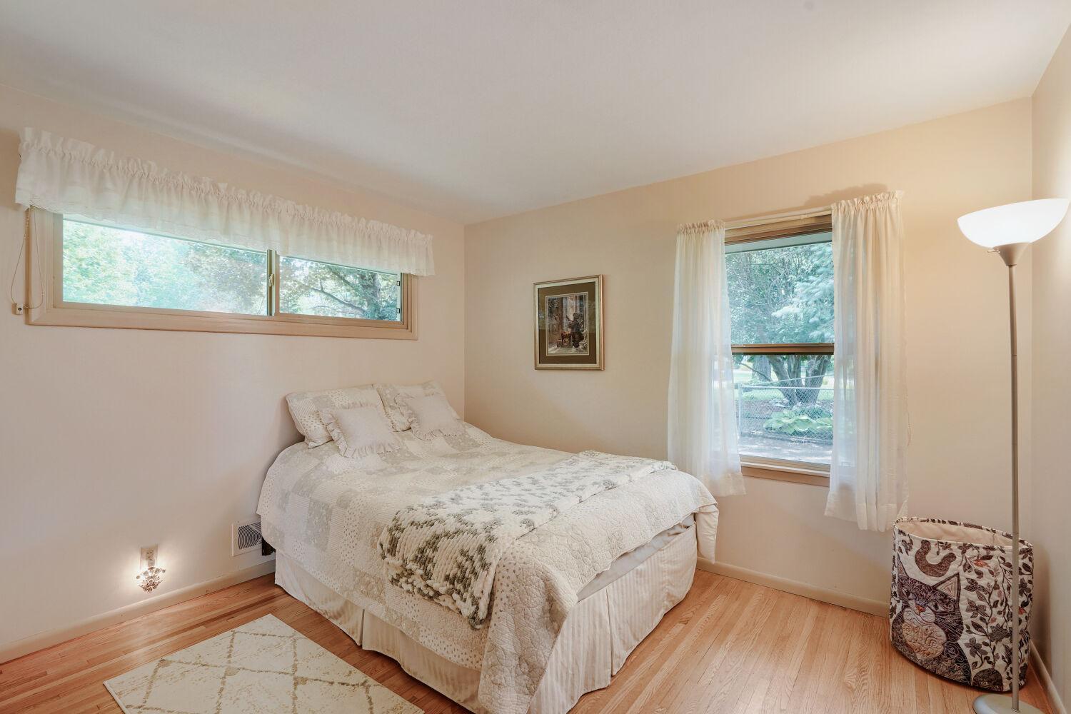 9242 15th Ave S - Web Quality - 022 - 22 Bedroom.jpg