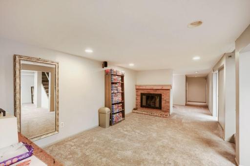9242 15th Ave S - Web Quality - 016 - 16 Family Room.jpg