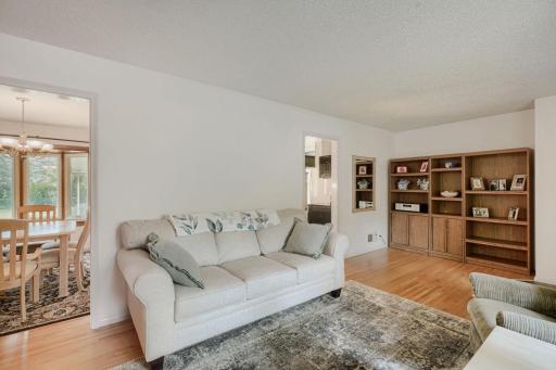 9242 15th Ave S - Web Quality - 008 - 08 Living Room.jpg