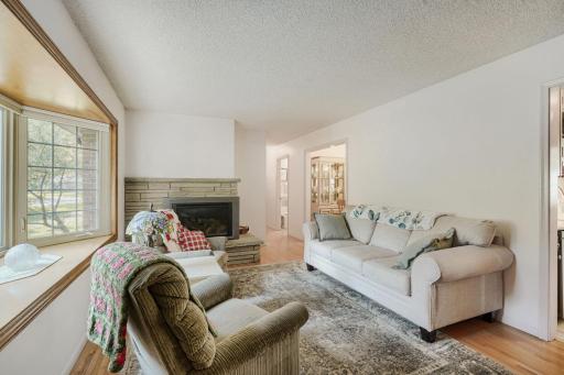 9242 15th Ave S - Web Quality - 007 - 07 Living Room.jpg