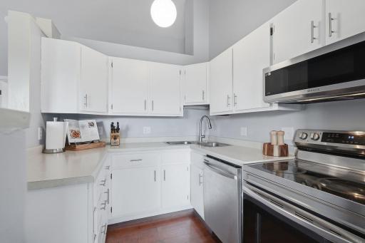 17-web-or-mls-2313_W_Territorial_Rd_201_Saint_Paul_MN_013.jpg
