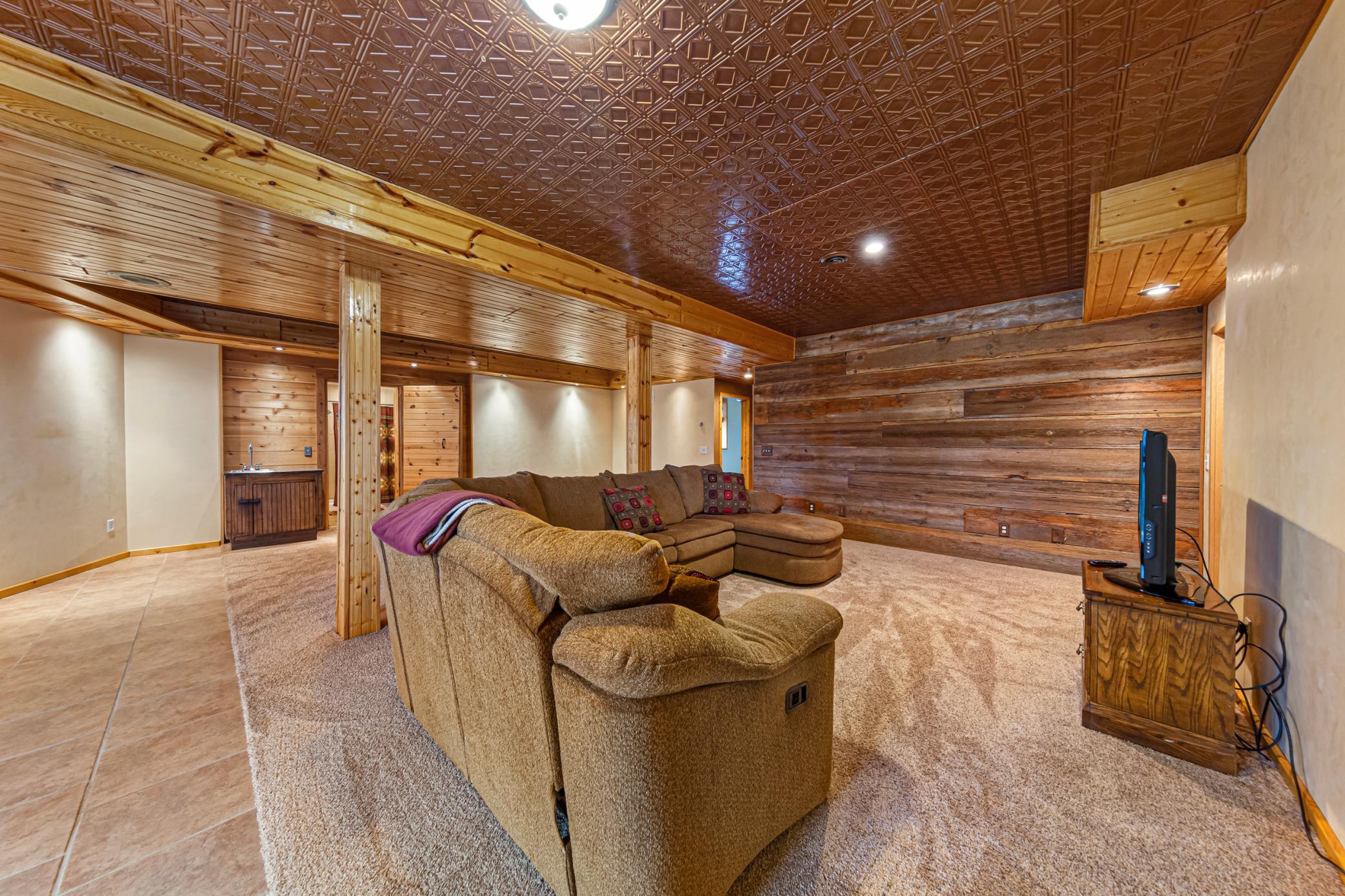 Family Room Detail