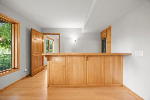 70-web-or-mls-18462 Gladstone Blvd N-344.jpg