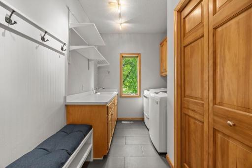 40-web-or-mls-18462 Gladstone Blvd N-174.jpg