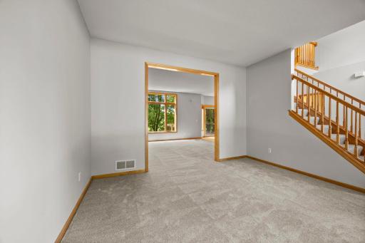 18-web-or-mls-18462 Gladstone Blvd N-79.jpg