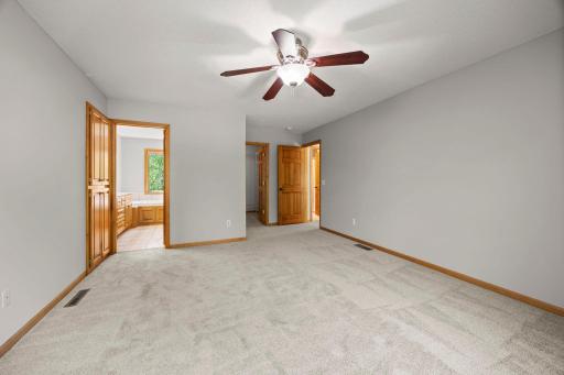 46-web-or-mls-18462 Gladstone Blvd N-244.jpg