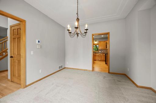 22-web-or-mls-18462 Gladstone Blvd N-194.jpg