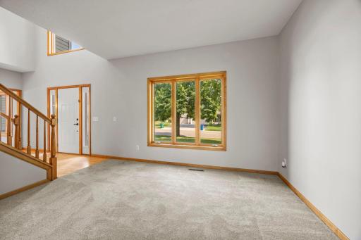 16-web-or-mls-18462 Gladstone Blvd N-84.jpg