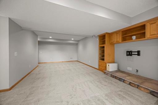 67-web-or-mls-18462 Gladstone Blvd N-329.jpg