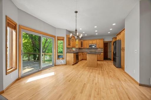 28-web-or-mls-18462 Gladstone Blvd N-114.jpg