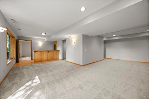 65-web-or-mls-18462 Gladstone Blvd N-319.jpg