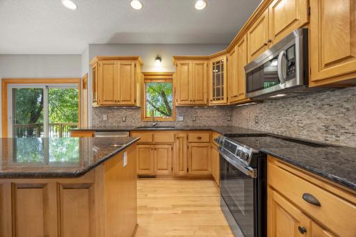 34-web-or-mls-18462 Gladstone Blvd N-144.jpg