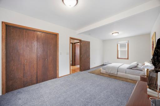 6900 Queen Ave S - V-staged