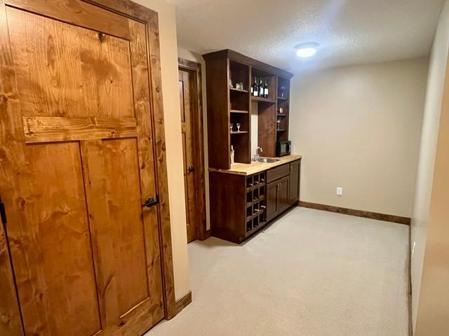 27-3basement_bar_img_4036.jpg