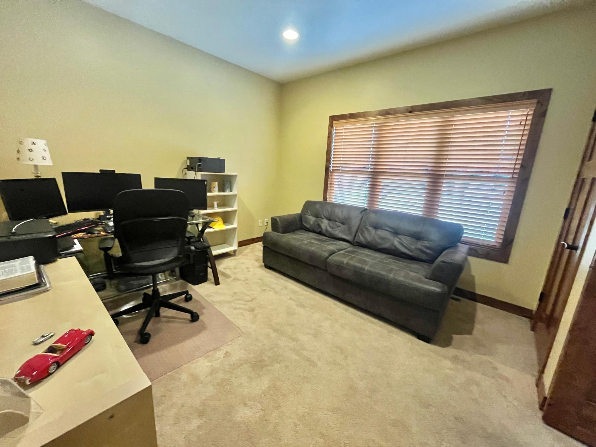 10-10main_gabinete_fullsizerender_2.jpg
