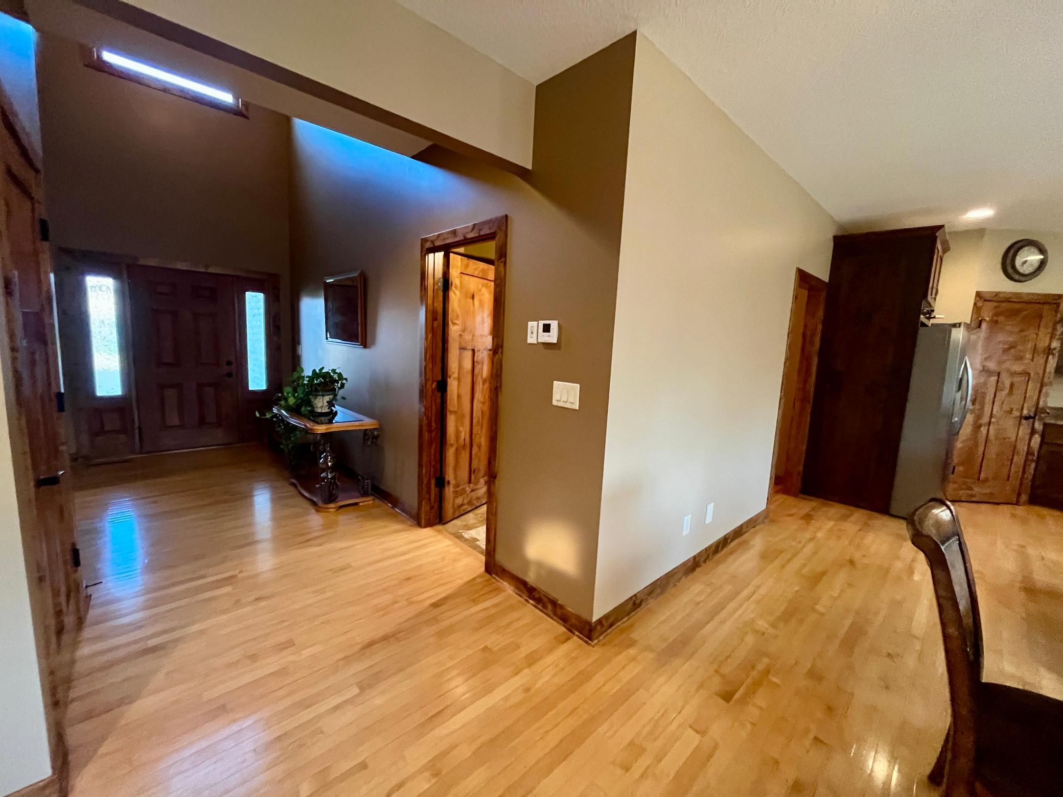 9-10main_floor_img_e3867.jpg