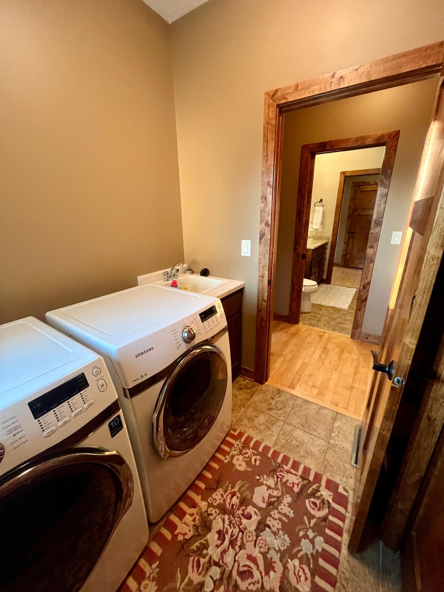 14-1main_laundry_img_e3869.jpg