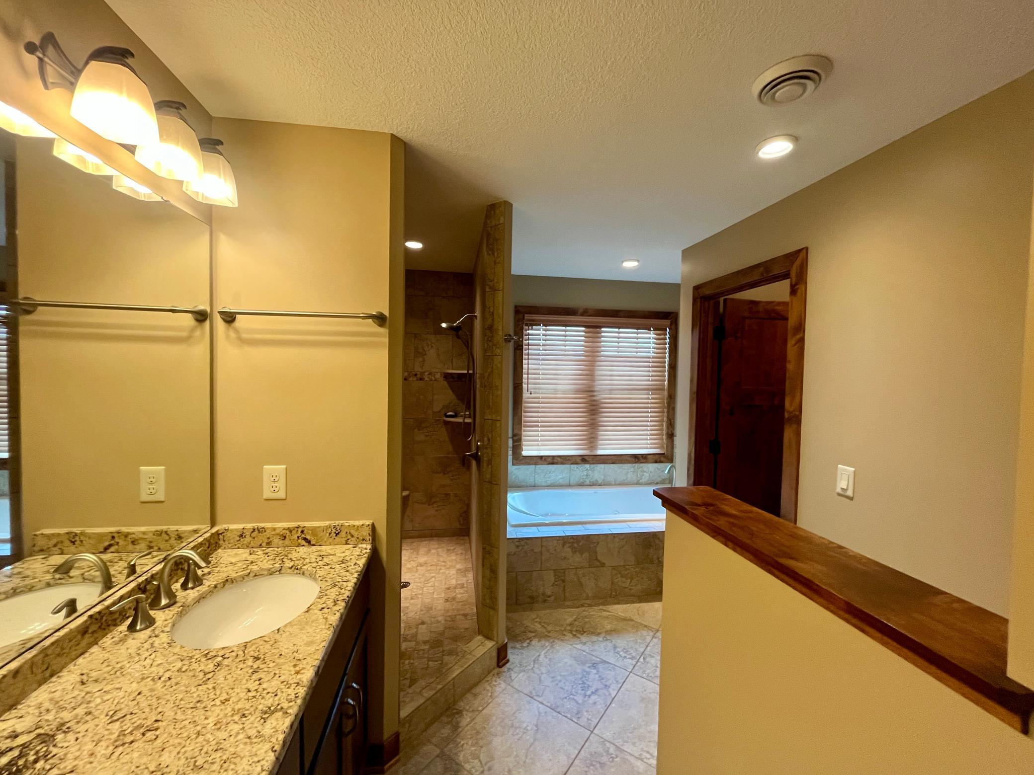 17-2master_bath_img_e3841.jpg